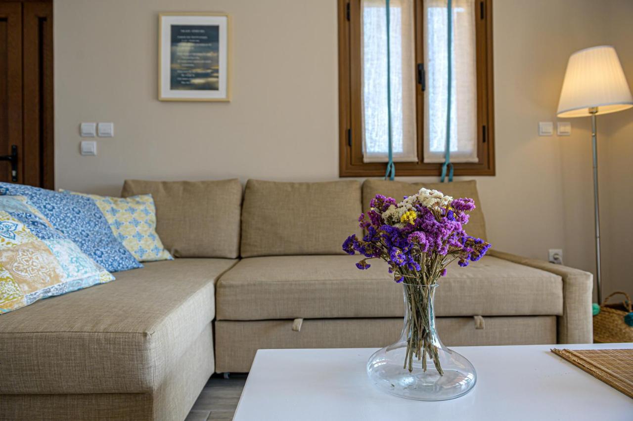 Paralio Astros Beachfront Suite Xiropigado Exterior foto
