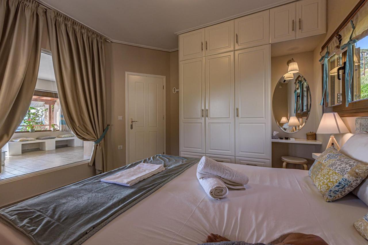 Paralio Astros Beachfront Suite Xiropigado Exterior foto